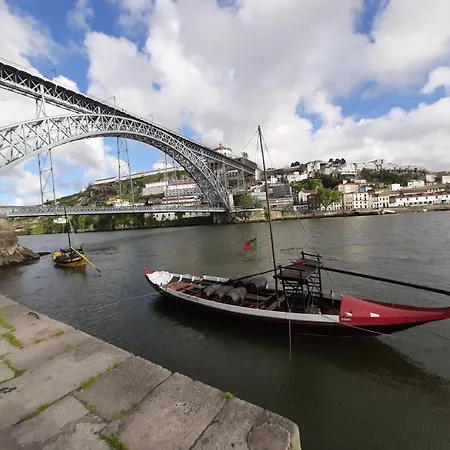 Muralha Da Barca Apartamentos -Fique No Centro Do Porto Junto A Ponte D-Luis Irnal Nº13939 Al,5848 Al, 6419 Al-Chamada Para A Rede Movel Nacional *
