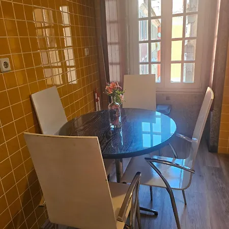 Muralha Da Barca Apartamentos -Fique No Centro Do Porto Junto A Ponte D-Luis Irnal Nº13939 Al,5848 Al, 6419 Al-Chamada Para A Rede Movel Nacional