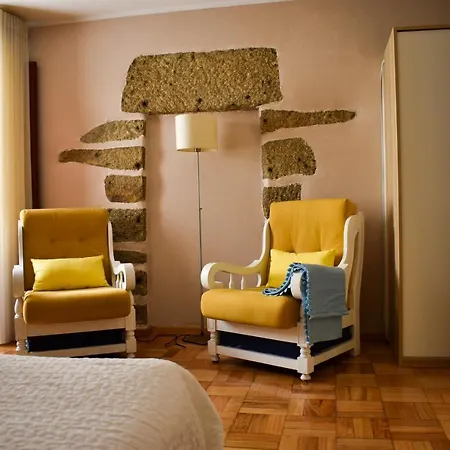 Apartment Muralha Da Barca Rnal Nº13939 Al,5848 Al, 6419 Al-chamada A Rede Movel Nacional *